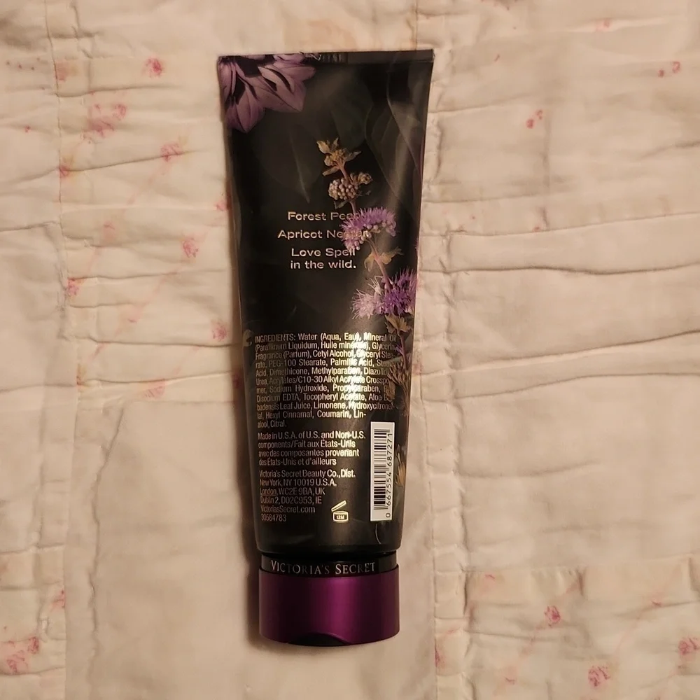 NWT Victoria's Secret Love Spell Untamed Fragrant body lotion